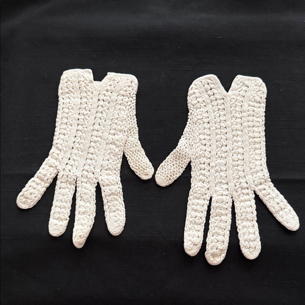Vintage White Cotton Crocheted Gloves